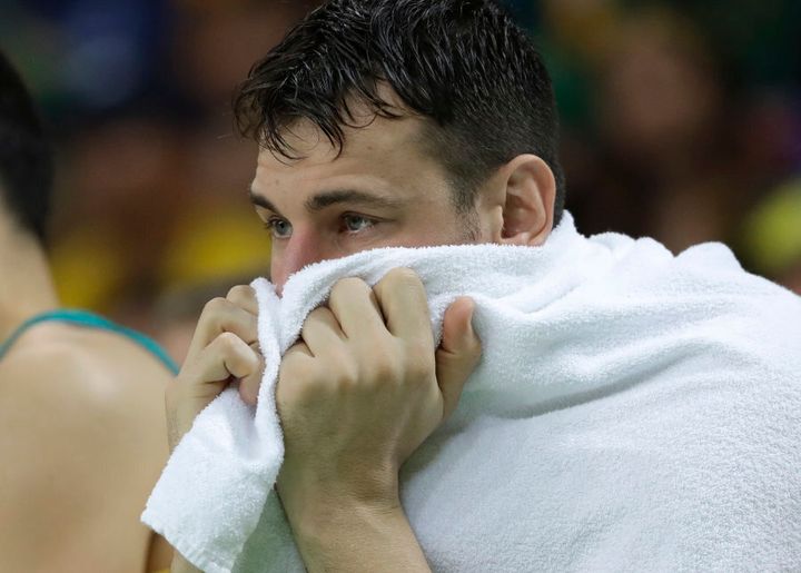 It was all towel time for Bogut after that.