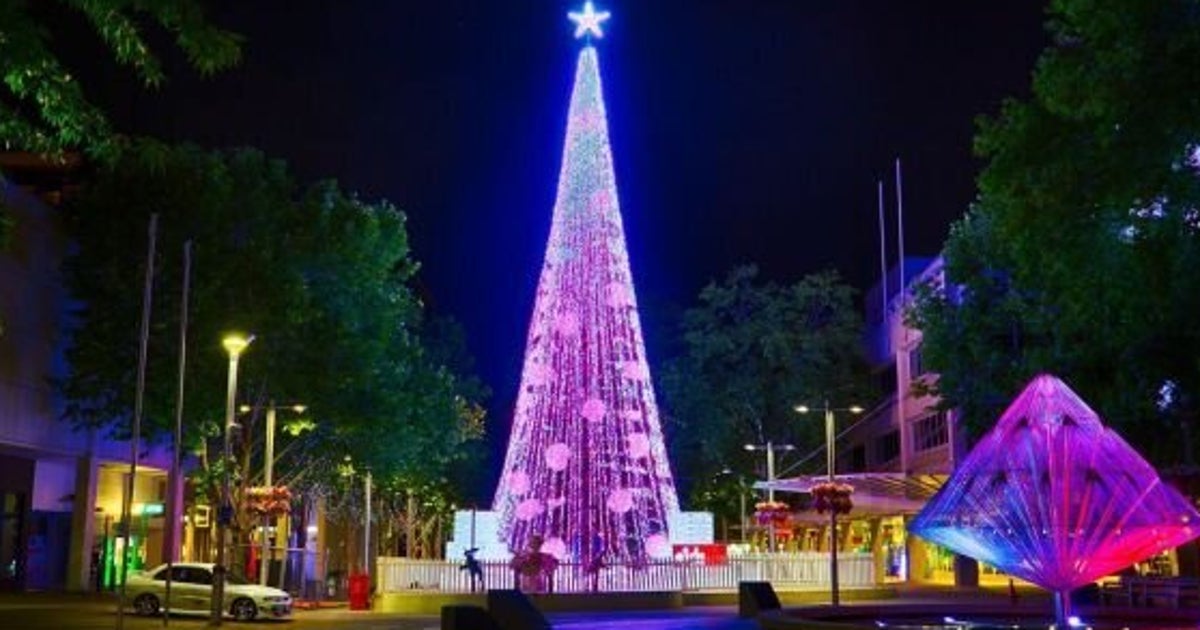 Canberra Smashes World Record For Most Lights On A Christmas Tree