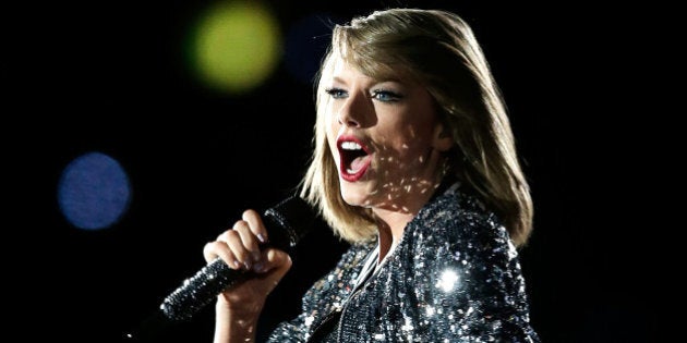 SYDNEY, AUSTRALIA - NOVEMBER 28: Taylor Swift performs during her '1989' World Tour at ANZ Stadium on November 28, 2015 in Sydney, Australia. (Photo by Mark Metcalfe/Getty Images)