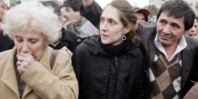 Estela de Carlotto, president of the Grandmothers of the Plaza de Mayo with a brother and sister of the disappeared.