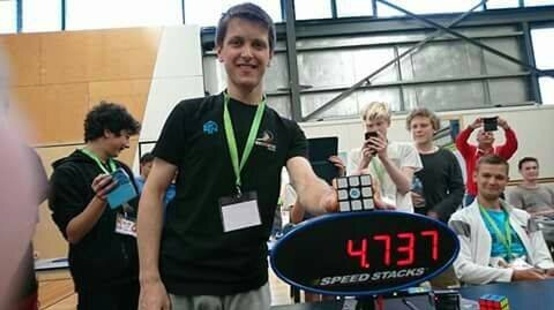 This Aussie Is Favourite To Be The World Rubik's Cube Champion ...