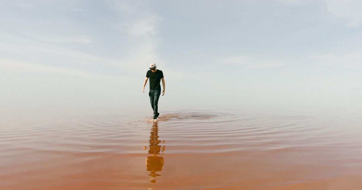 Optical Illusion Is Drawing Tourists To Regional Australian Lake ...