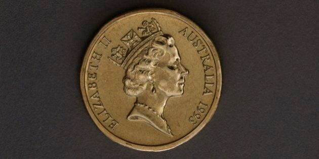 AUSTRALIA - JUNE 15: 1 dollar coin, 1993, obverse depicting Elizabeth II (1926 -). Australia, 20th century. (Photo by DeAgostini/Getty Images)