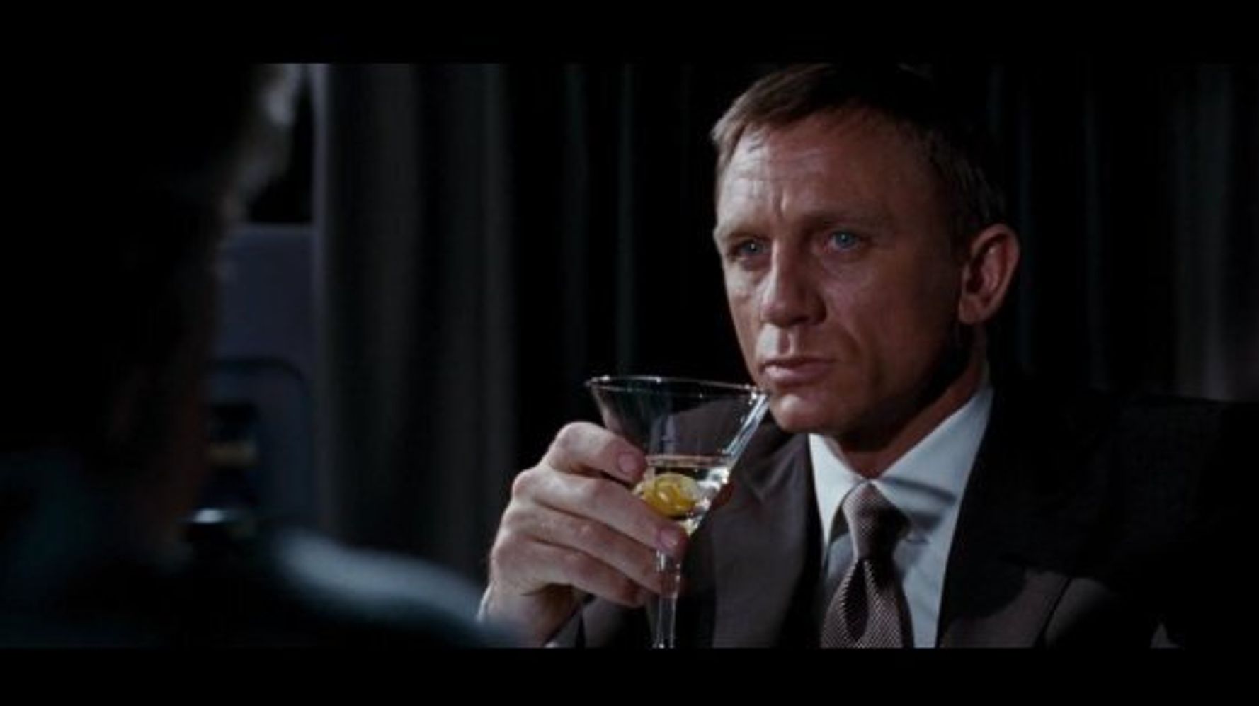 007 TRAVELERS: 007 Drink: Belvedere 007 - martini