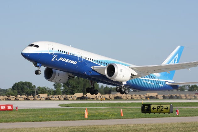 Boeing plans to trial pilotless planes in 2018.