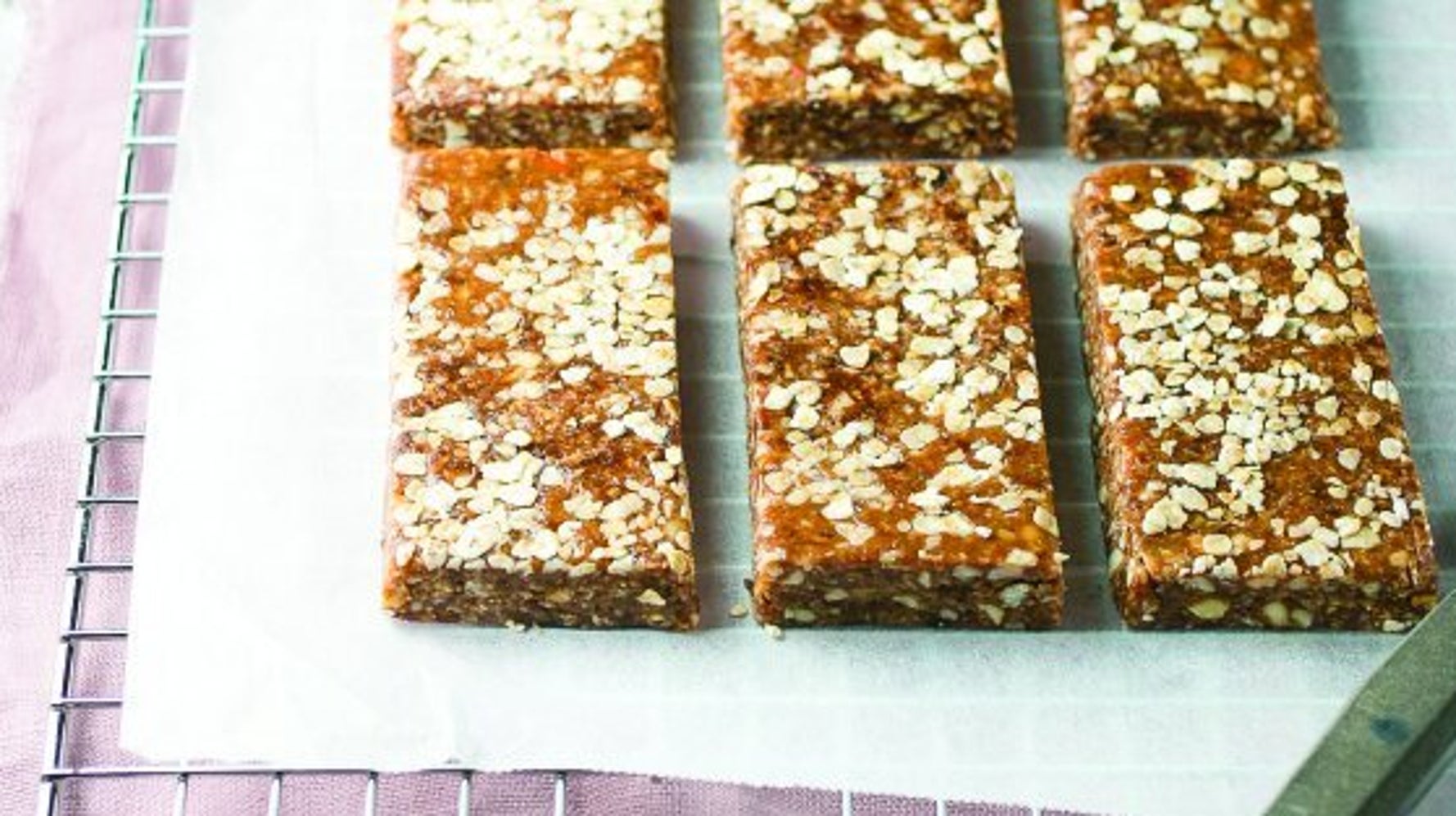 Make These Chewy Almond Butter Bars For Your Kids This Week | HuffPost null