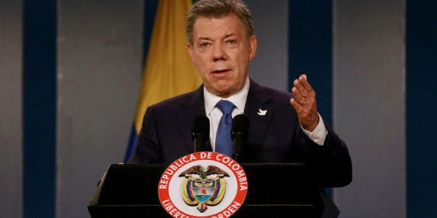 Colombia's President Juan Manuel Santos talks during a news conference after a meeting with Colombian former President and Senator Alvaro Uribe at Narino Palace in Bogota, Colombia, October 5, 2016.
