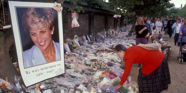 Flowers & tributes outside Kensington Palace after Diana's funeral.