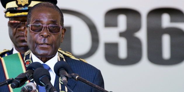 Zimbabwean President Robert Mugabe pardoned all female prisoners except those on death row or serving life sentences.