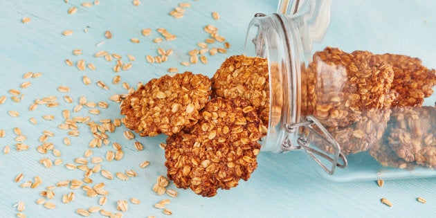 Two-ingredient banana oatmeal cookie, anyone?