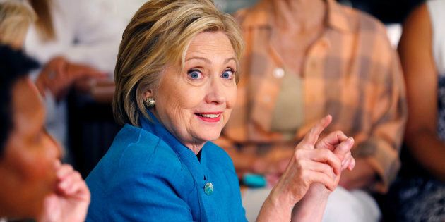 U.S. Democratic presidential candidate Hillary Clinton makes a campaign stop at a Santa Barbara restaurant, California, United States June 4, 2016. REUTERS/Mike Blake