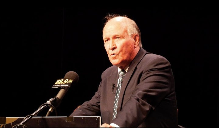 Independent candidate for New England, Tony Windsor, tells voters in Tamworth he is running to secure policies for future generations.