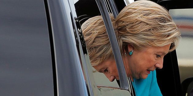 U.S. Democratic presidential nominee Hillary Clinton arrives at the airport in Philadelphia, Pennsylvania, U.S. November 6, 2016. REUTERS/Brian Snyder