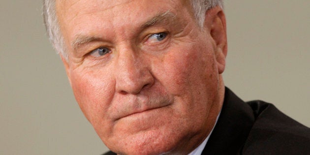 Former Independent member of parliament Tony Windsor has called in the lawyers over a news article detailing allegations of intimidating behaviour from the former MP's school days.