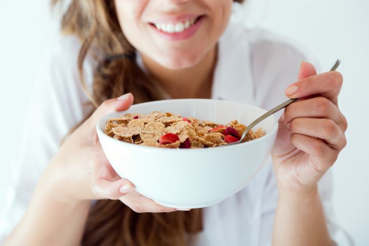Eating breakfast mindfully without distractions can help us feel fuller and more satisfied.