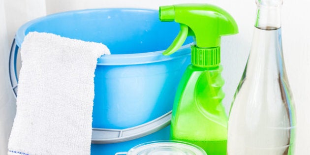 Baking soda with vinegar, natural mix for effective house cleaning