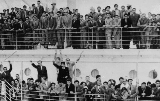 Italian migrants arriving in Australia in the 1950s