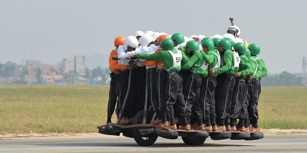 Indian Team Breaks World Record For Most People On A Motorcycle Huffpost Australia