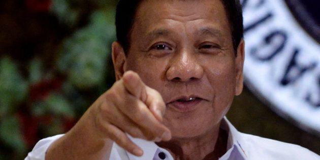 Rodrigo Duterte announced on Thursday he would halt all online gambling in his country. 