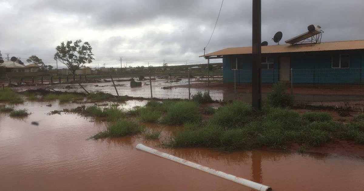 Heavy Rain And Flash Flooding Closes Uluru National Park HuffPost News