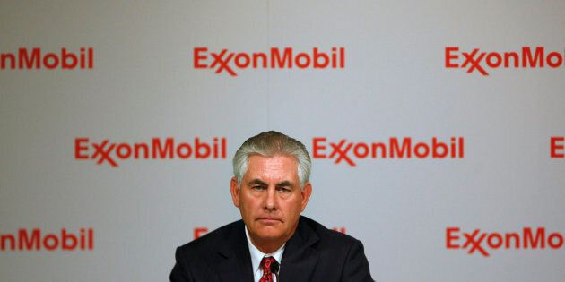Exxon Mobil CEO Rex W. Tillerson addresses the media at a news conference at the conclusion of the Exxon Mobil Shareholders Meeting in Dallas, Texas May 27, 2009. REUTERS/Jessica Rinaldi (UNITED STATES BUSINESS SOCIETY)