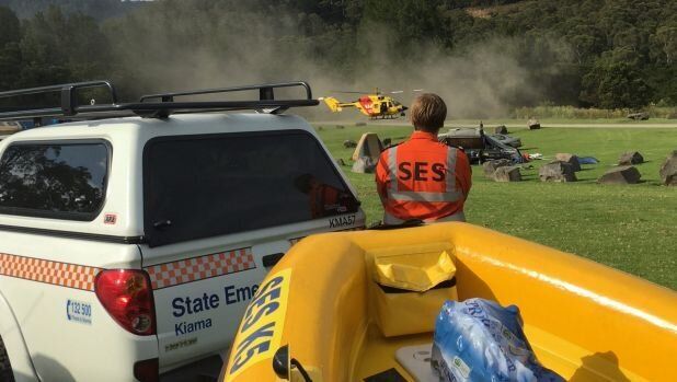 Rescue workers look for the man in Kangaroo Valley.