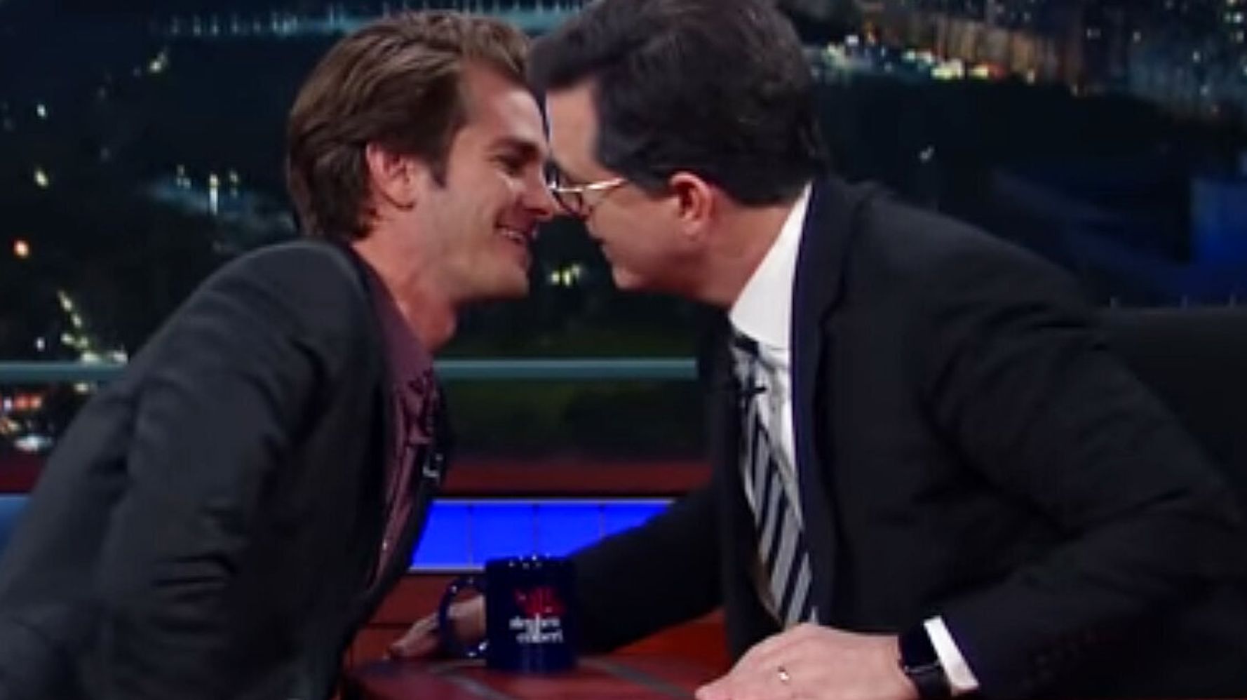 Andrew Garfield Explains That Kiss With Ryan Reynolds By Smooching Stephen Colbert Huffpost