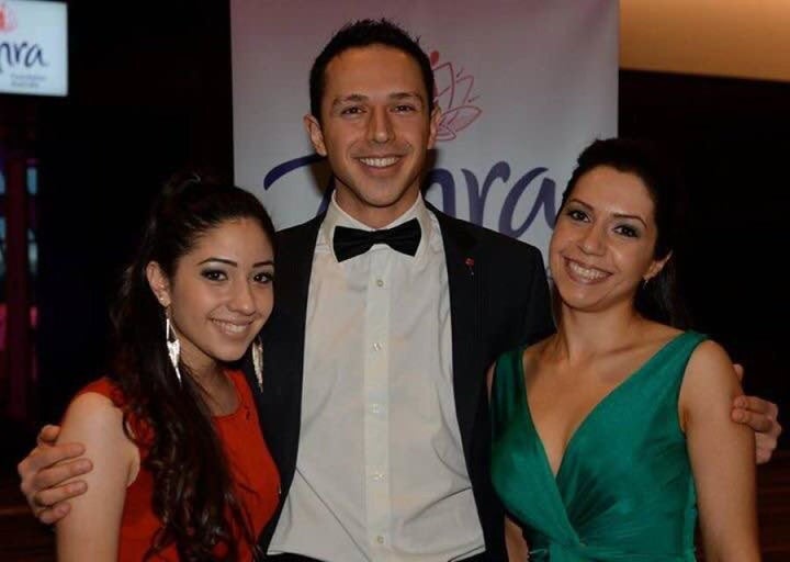 Arman with his sisters Anita (L) and Atena (R)