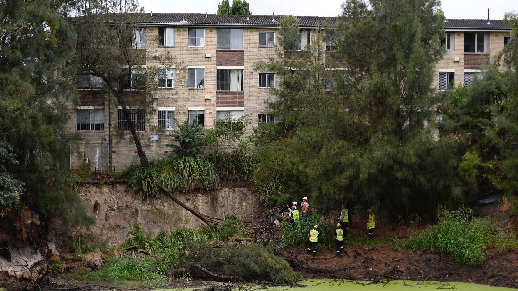 Sydney Apartment Building Declared Safe After Fears It Would Collapse With 100 People Evacuated Huffpost Australia News