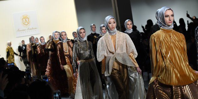Models walk the runway for the Anniesa Hasibuan show during New York Fashion Week on February 14, 2017, in New York City. / AFP / Angela Weiss (Photo credit should read ANGELA WEISS/AFP/Getty Images)