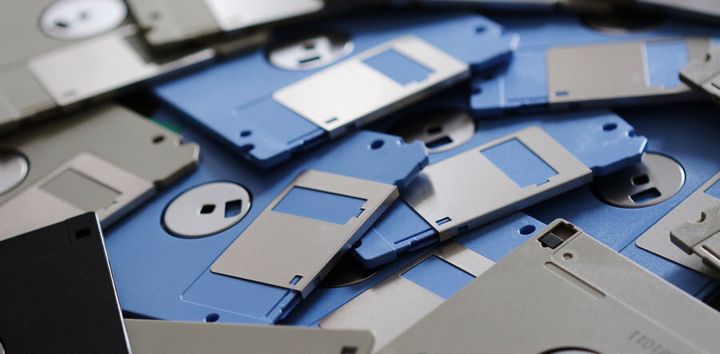 If you don't know what this is, you're in your early 20s. If you still use USBs, for the love is less landfill, PLEASE learn how to use DropBox.