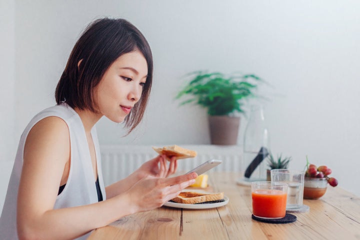 Go back to scrolling when you're done eating.