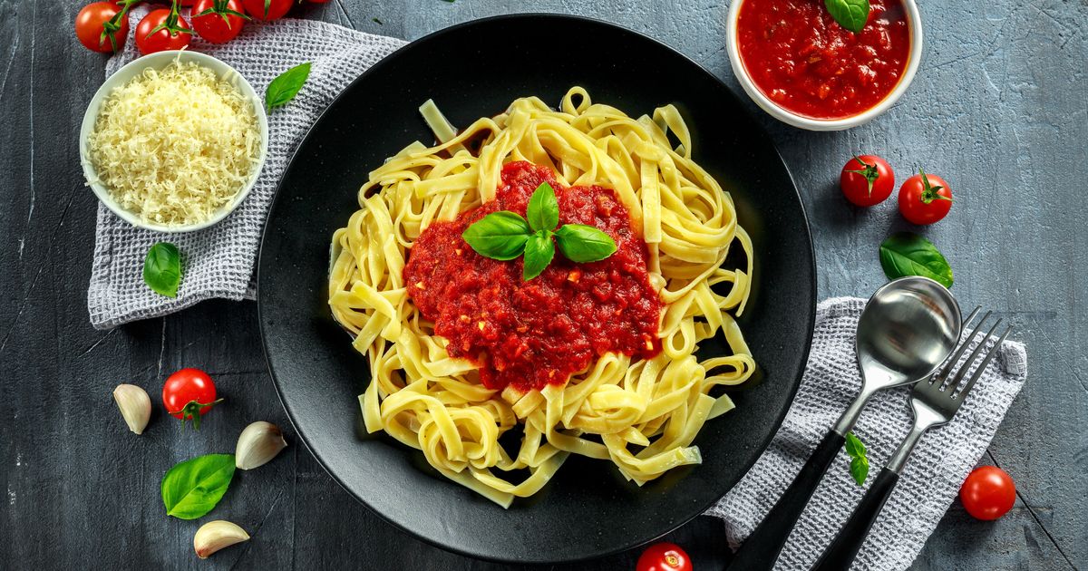 these-are-the-best-and-worst-types-of-bottled-pasta-sauce-huffpost-australia