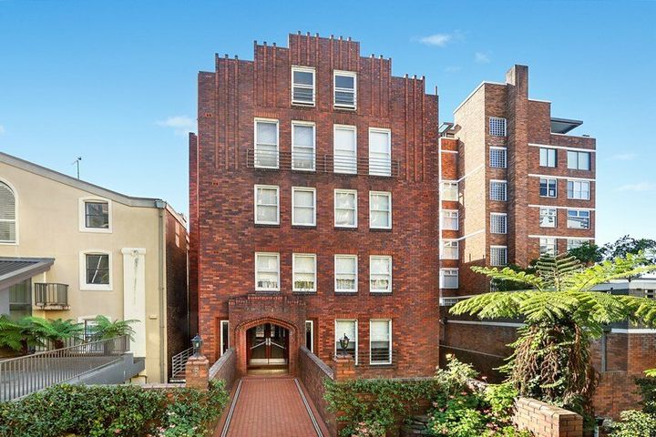 The roof space of this Elizabeth Bay 1930s apartment block went for a cool $1million. Yep, 'roof space.'