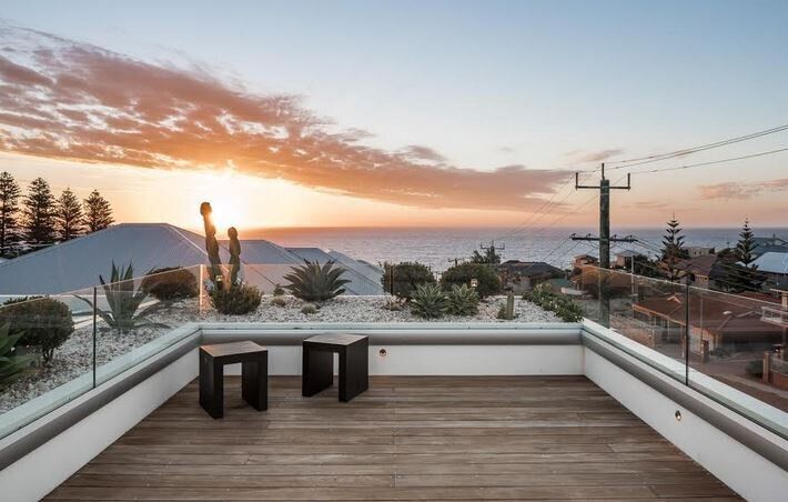 A Palm Springs-inspired roof garden.