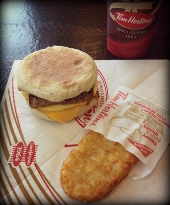 I Tried Tim Hortons' New Maple Bacon Breakfast Sandwich & McDonald's Better  Watch Its Back - Narcity