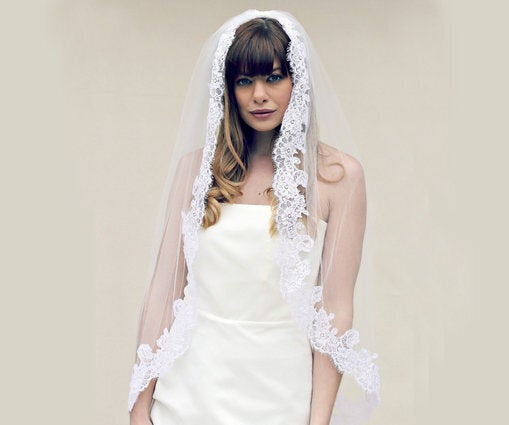 Chantilly Lace Edge Veil