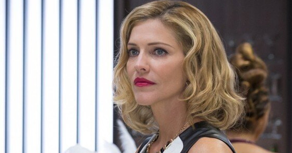 who is tricia helfer - Ilustrasi 2