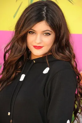 Kylie Jenner Releases Glosses Video for Kylie Cosmetics – The Hollywood  Reporter