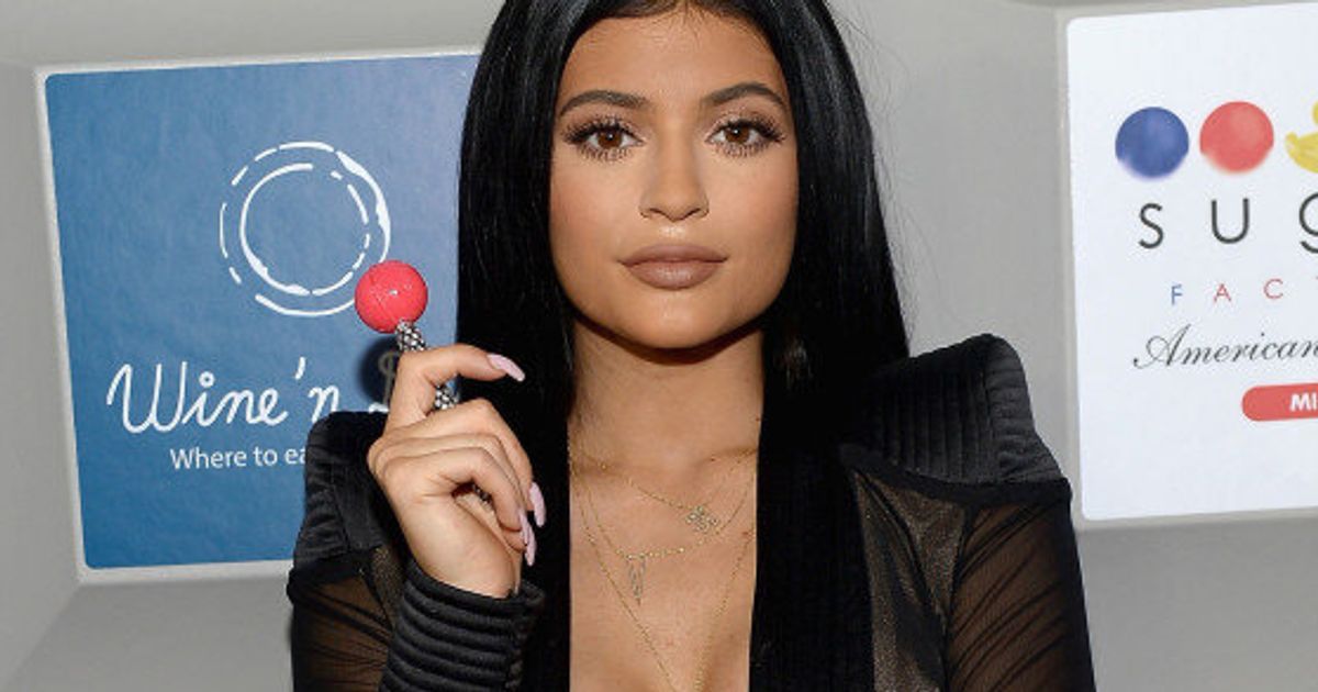 Kylie Jenner Uses Duct Tape To Hold Up Her Breasts HuffPost Canada