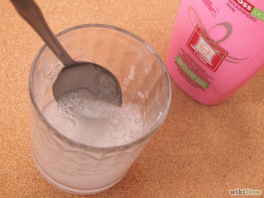 Method 1: Lukewarm Water And Shampoo