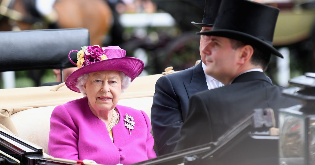 Queen Elizabeth Gets Major Pay Increase And The Public Is Pissed