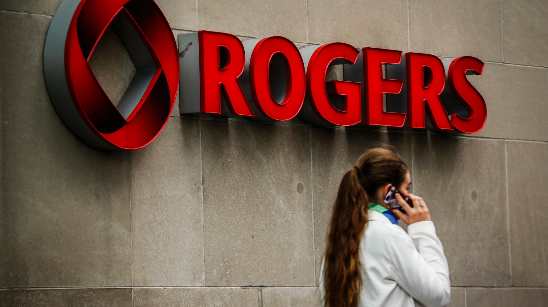 Rogers Increases Data Overage Fee For Certain Plans, Because Of Course