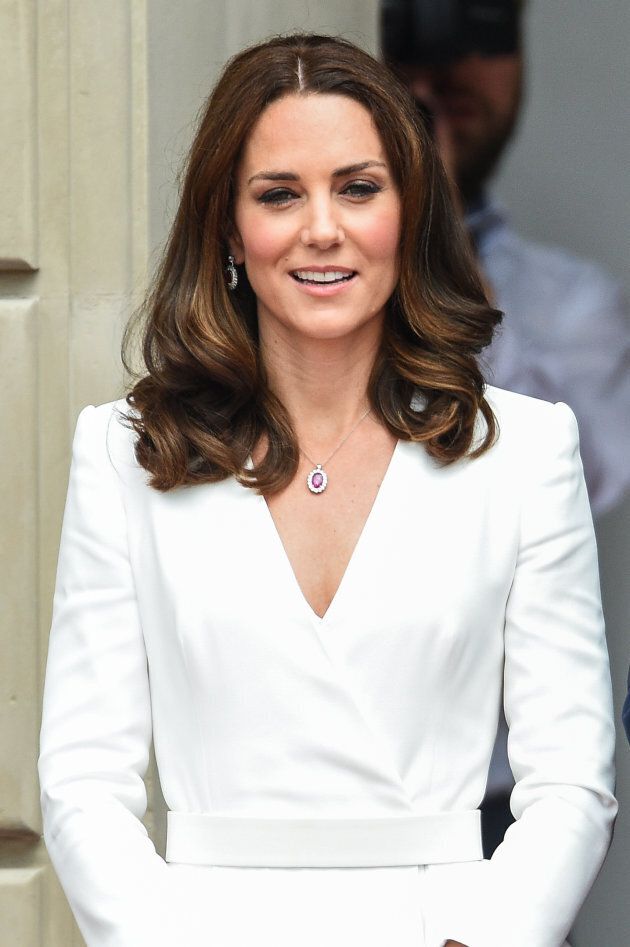 Kate Middleton at the Courtyard of the Presidential Palace on July 17, 2017 in Warsaw, Poland. William and Middleton, from the United Kingdom are visiting Warsaw and Gdansk. (Photo by Getty Images Poland/Karol Serewis)