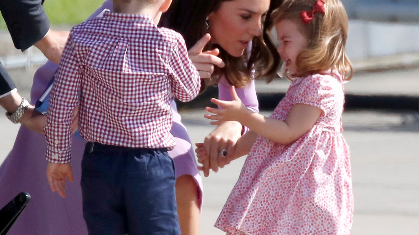 Kate Middleton Is So Relatable When Dealing With Charlotte S Epic Tantrum Huffpost Canada Parents