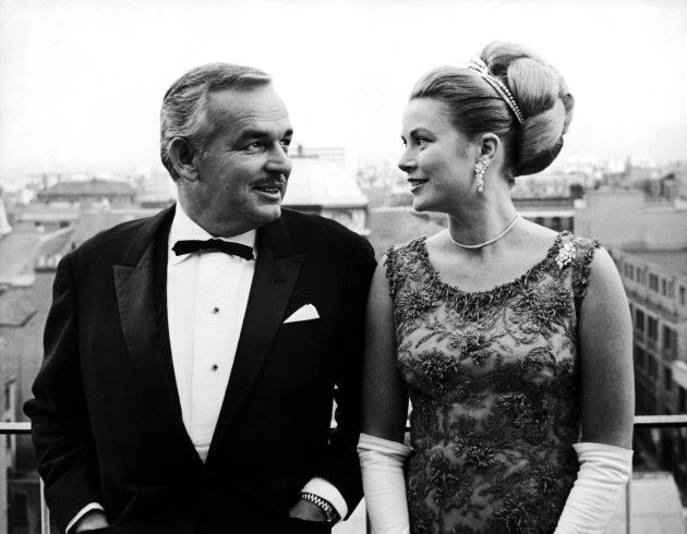 Prince Rainier And Grace Kelly On The Terrace Of Gresham Hotel Of London.