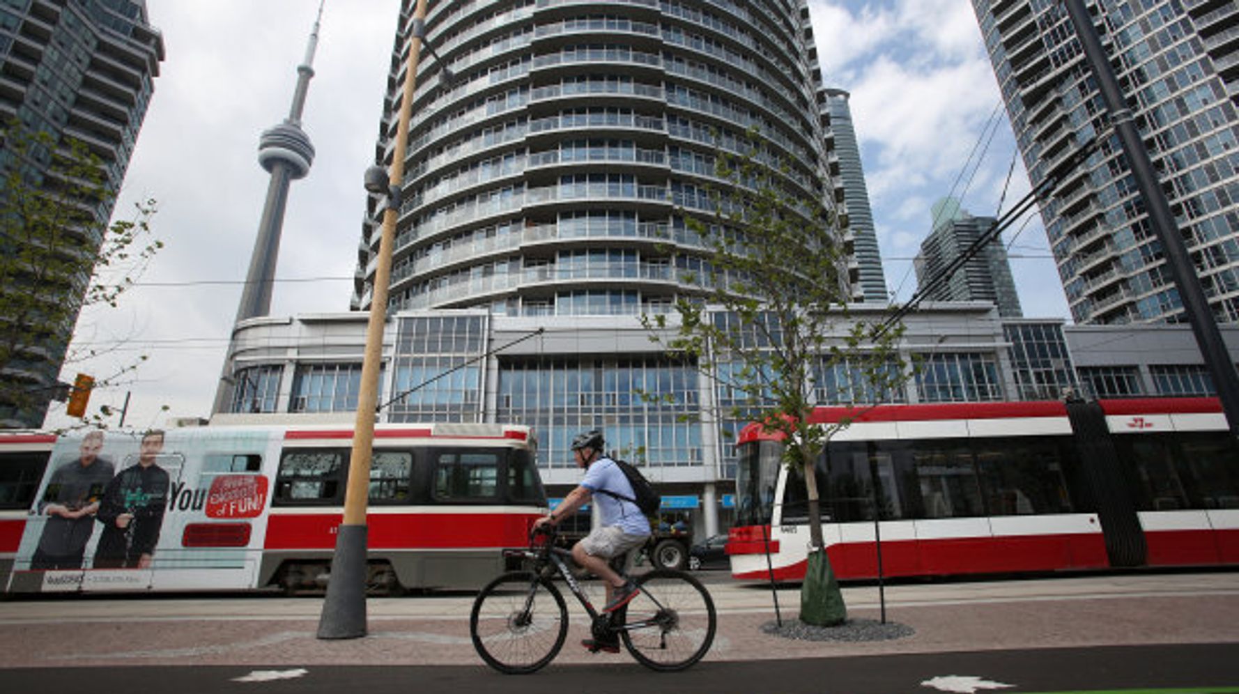 Queens quay 2025 bike shop