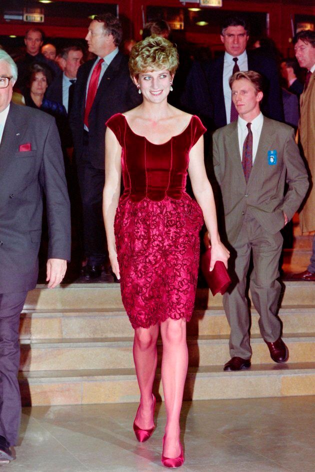 Diana, Princess of Wales, arrives at the Lille Congress Hall on November 15, 1992 for the opening of Paul McCartney's oratorio 'Liverpool'. / AFP PHOTO / AFP PHOTO AND POOL / Jacques DEMARTHON (Photo credit should read JACQUES DEMARTHON/AFP/Getty Images)
