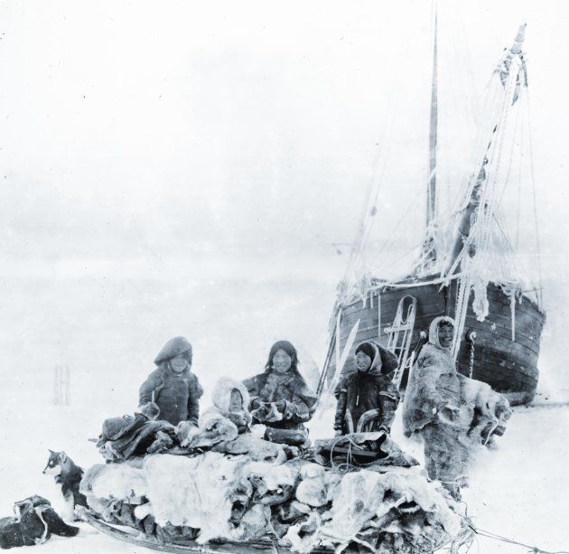 Inuit by Amundsen's ship the Gjøa.