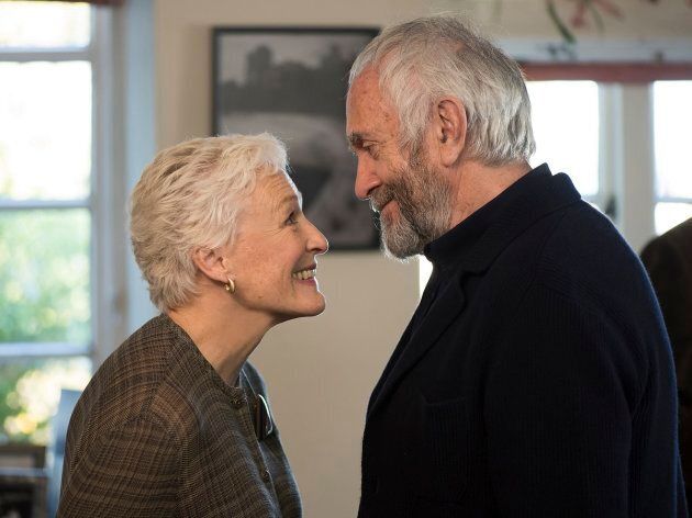 Glenn Close and Jonathan Pryce in 'The Wife' (2017).
